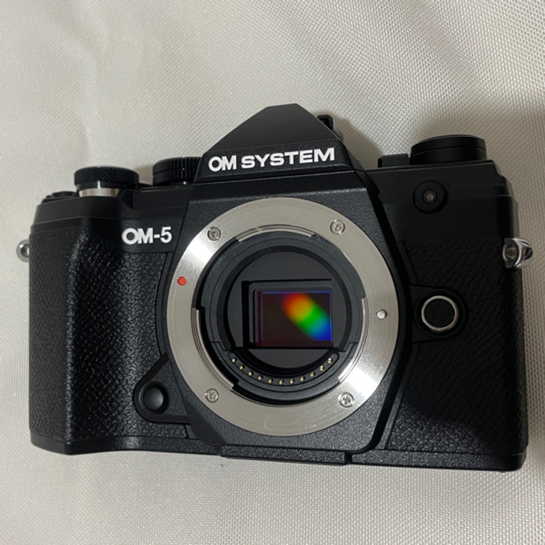 OLYMPUS(オリンパス)のOM SYSTEM OM-5 12-45mm F4.0 PRO ブラック スマホ/家電/カメラのカメラ(ミラーレス一眼)の商品写真