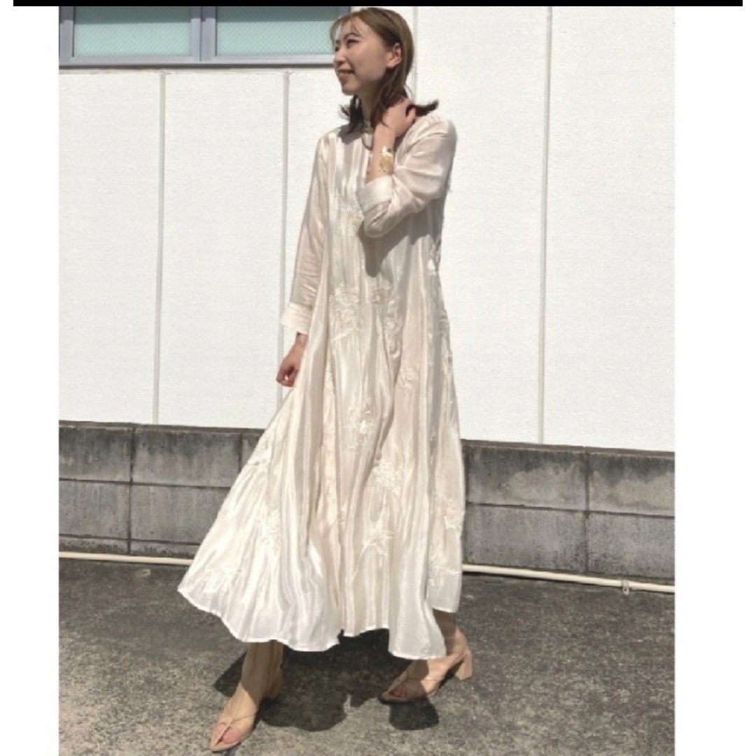 Ameri VINTAGE(アメリヴィンテージ)のお値引きAmeri  2WAY FLOWER GARDEN DRESS  レディースのワンピース(ロングワンピース/マキシワンピース)の商品写真