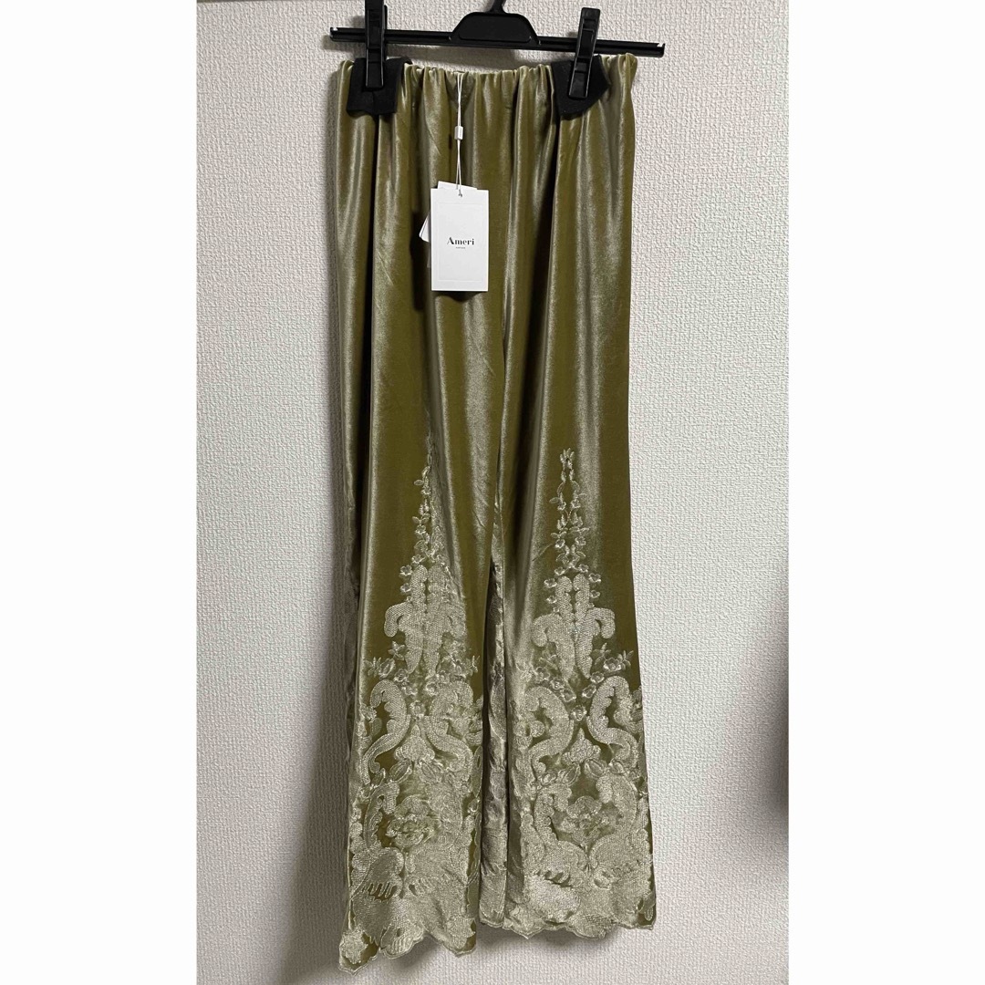 Ameri FLOWER EMBROIDERY VELOUR PANTS