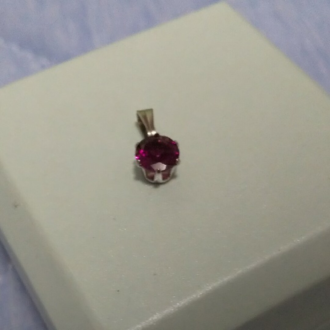 天然石☆ロードライトガーネット☆６mm ネックレストップ レディースのアクセサリー(ネックレス)の商品写真