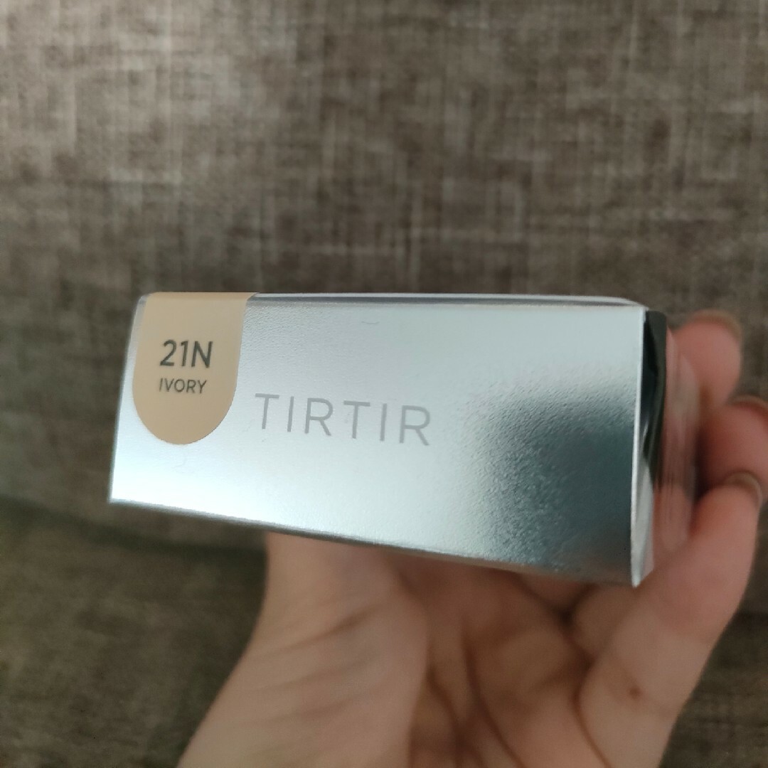 TIRTIR ミニクッションファンデーション コスメ/美容のベースメイク/化粧品(ファンデーション)の商品写真