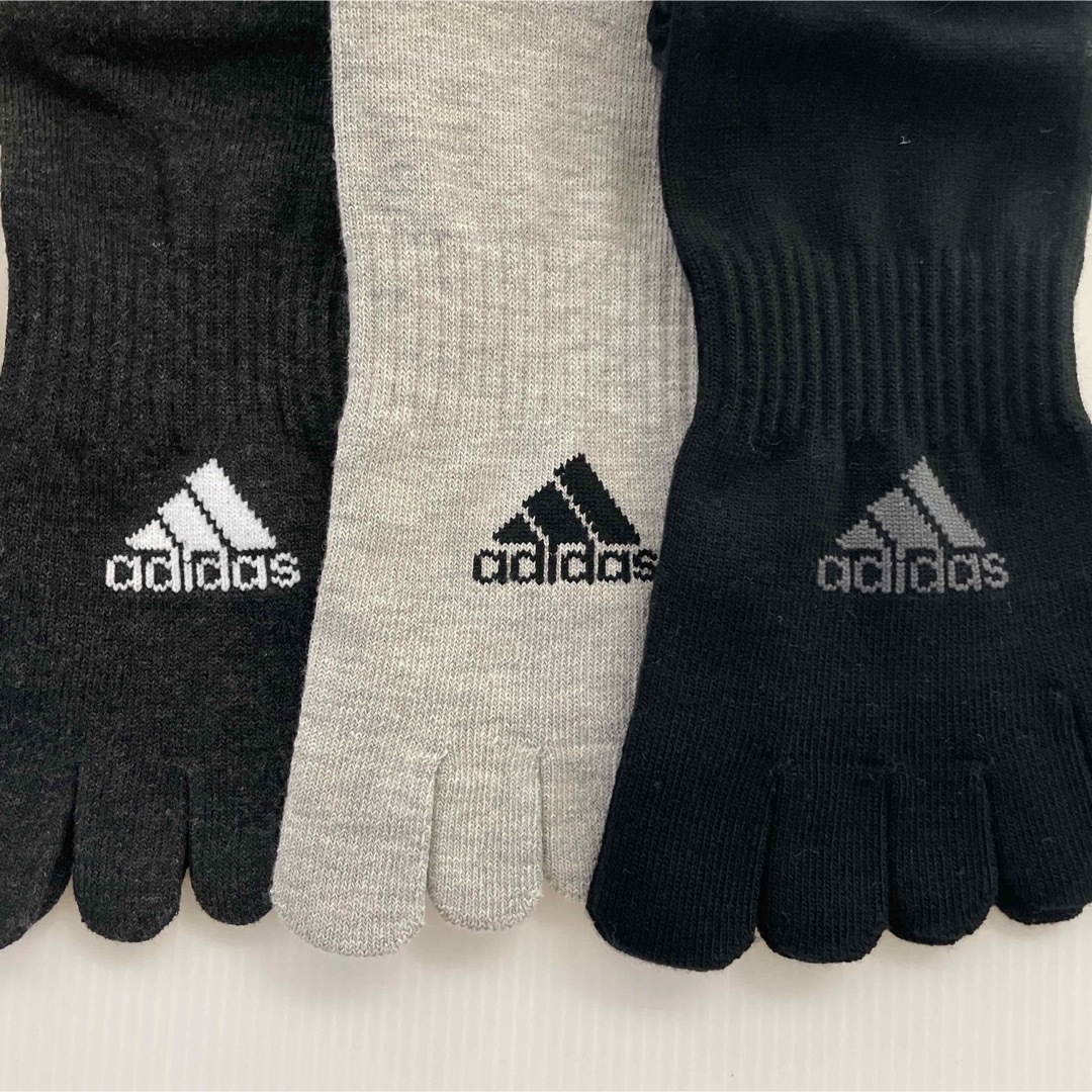 adidas(アディダス)の新品☆アディダス5本指 消臭 土踏まずサポート ソックス 靴下3足（26-28） メンズのレッグウェア(ソックス)の商品写真