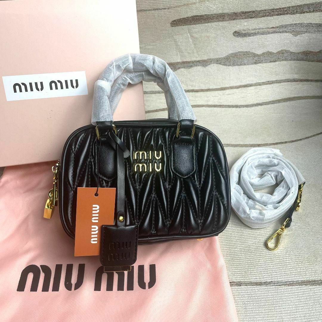 56%以上節約 人気MIU MIU ✦ミュウミュウボウリングバッグ