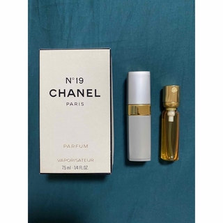 CHANEL - シャネル　携帯用香水　19番