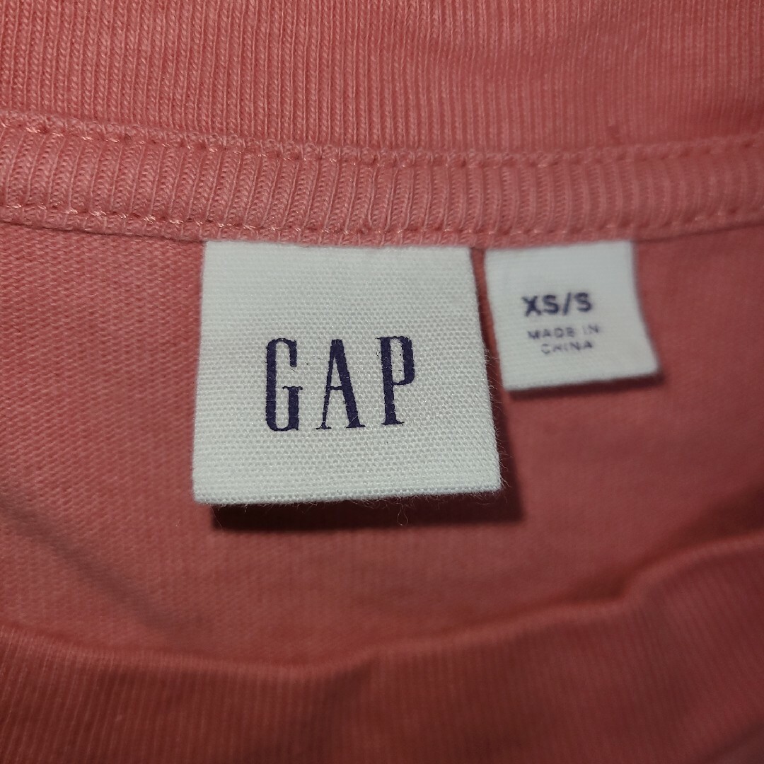 GAP(ギャップ)のヤヤヤ、やさしいピンクがカワちぃ！サイズS　GAPでございます。着丈 レディースのトップス(Tシャツ(半袖/袖なし))の商品写真