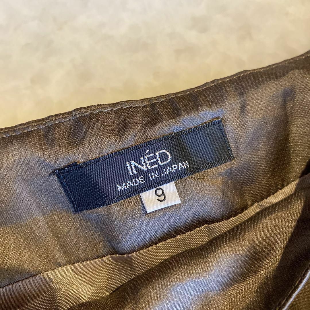 INED(イネド)のINED イネド フレアスカート ブラック リボン レディース♡ レディースのスカート(ひざ丈スカート)の商品写真
