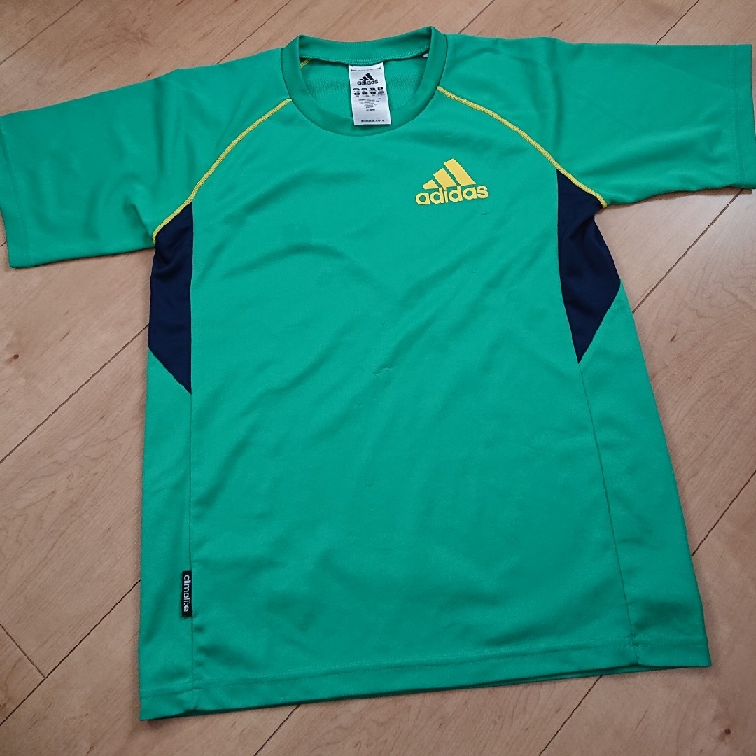 adidas(アディダス)のアディダス 半袖 緑 150 キッズ/ベビー/マタニティのキッズ服男の子用(90cm~)(Tシャツ/カットソー)の商品写真