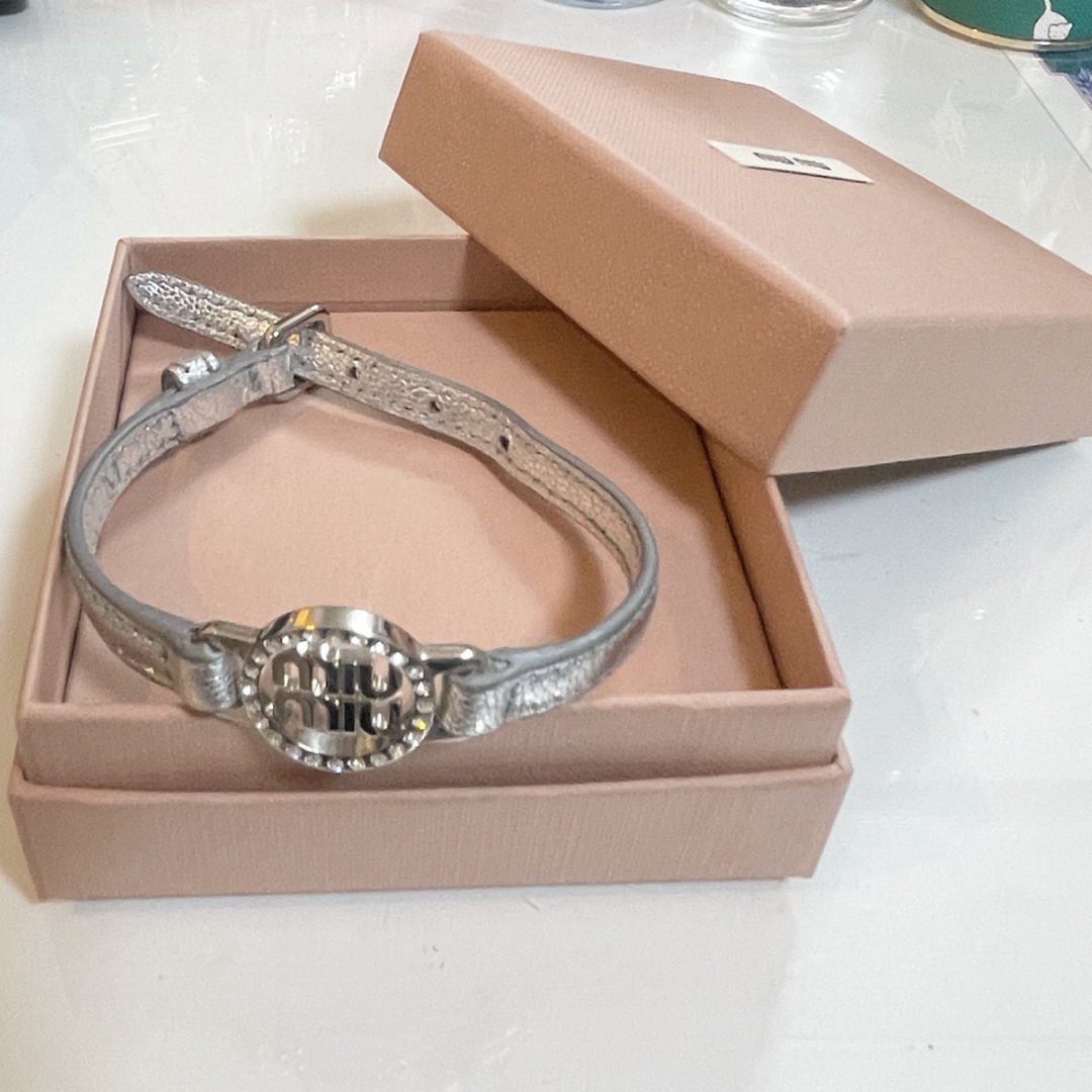 miumiu ブレスレット miumiu ブレスレット