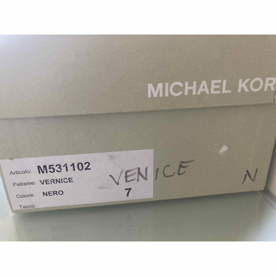 Michael Kors(マイケルコース)のほぼ未使用　Michael Kors マイケルコース  パンプス　スエード　茶色 レディースの靴/シューズ(ハイヒール/パンプス)の商品写真