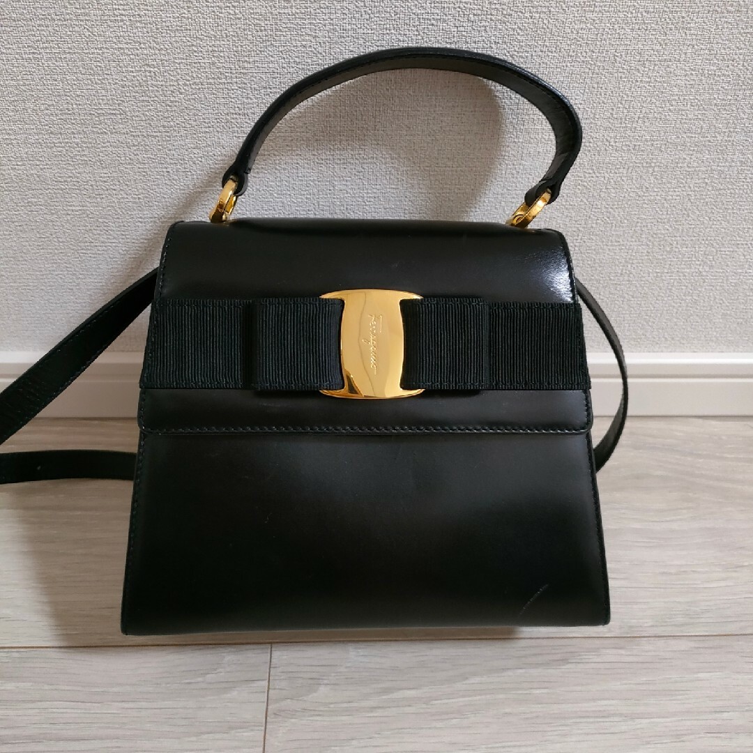 Salvatore Ferragamo   フェラガモ ショルダーバッグの通販 by R