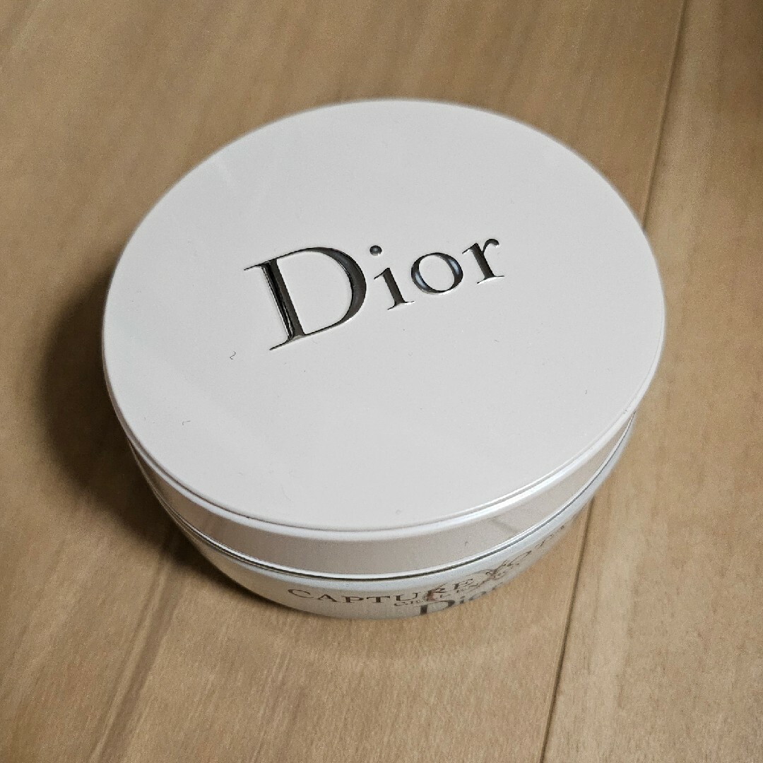 Dior(ディオール)のdior ディオールカプチュール トータル セル ＥＮＧＹ アイ クリーム コスメ/美容のスキンケア/基礎化粧品(フェイスクリーム)の商品写真