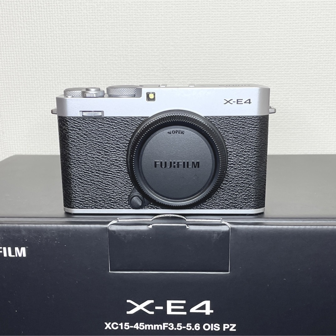 富士フイルム - 富士フイルム FUJIFILM X-E4 シルバー F X-E4-Sの通販