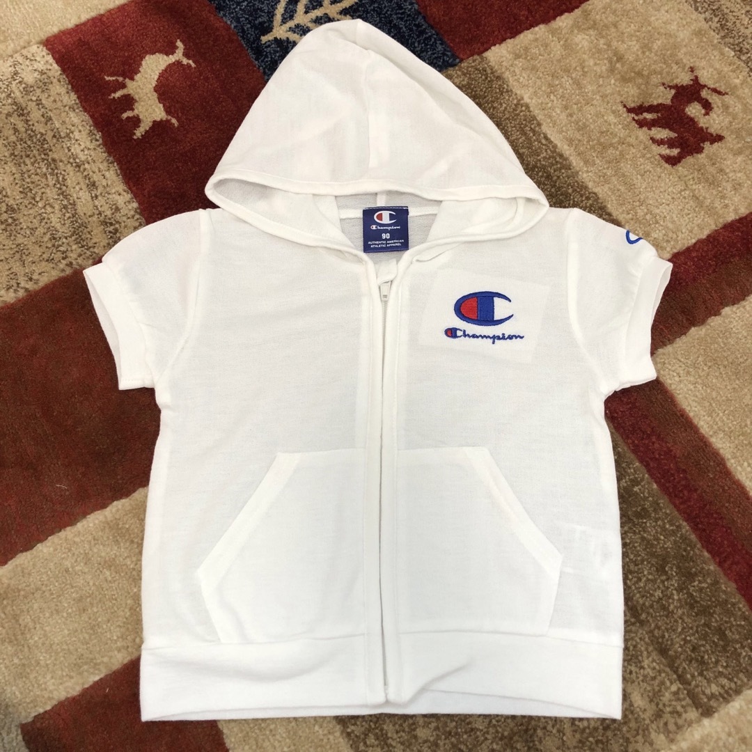 Champion(チャンピオン)のチャンピオン　半袖　パーカー　90 キッズ/ベビー/マタニティのキッズ服女の子用(90cm~)(ジャケット/上着)の商品写真