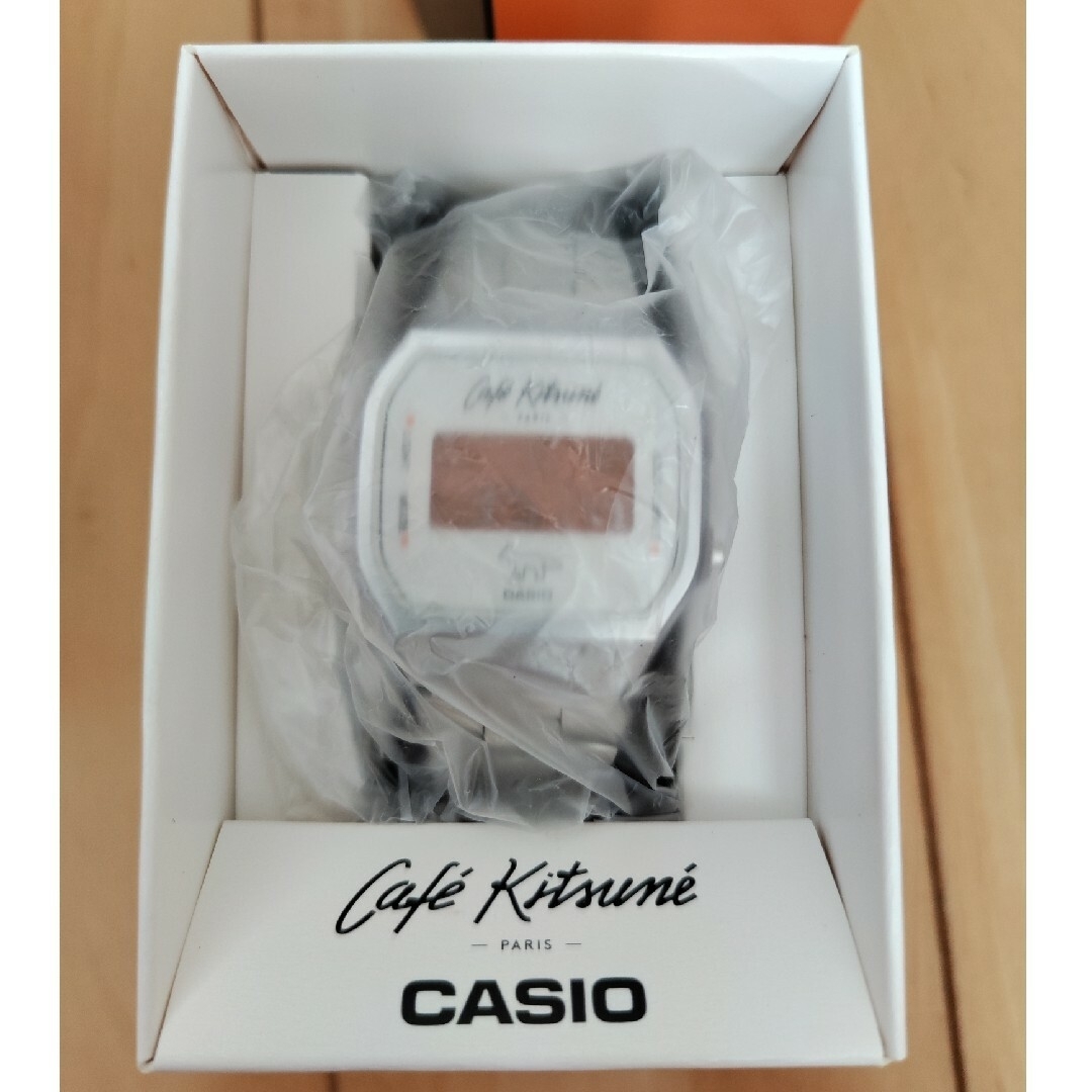 KITSUNE(キツネ)のCafe Kitsune x Casio A168WECK-7AJR レディースのファッション小物(腕時計)の商品写真