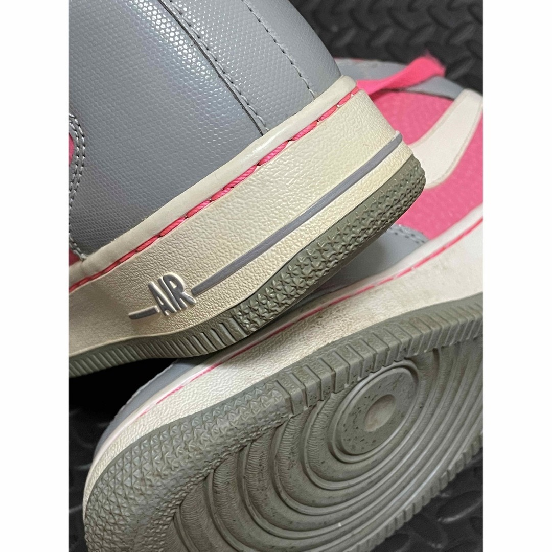 NIKE(ナイキ)のNIKE エアフォース1 ′82 【23.5cm】 レディースの靴/シューズ(スニーカー)の商品写真