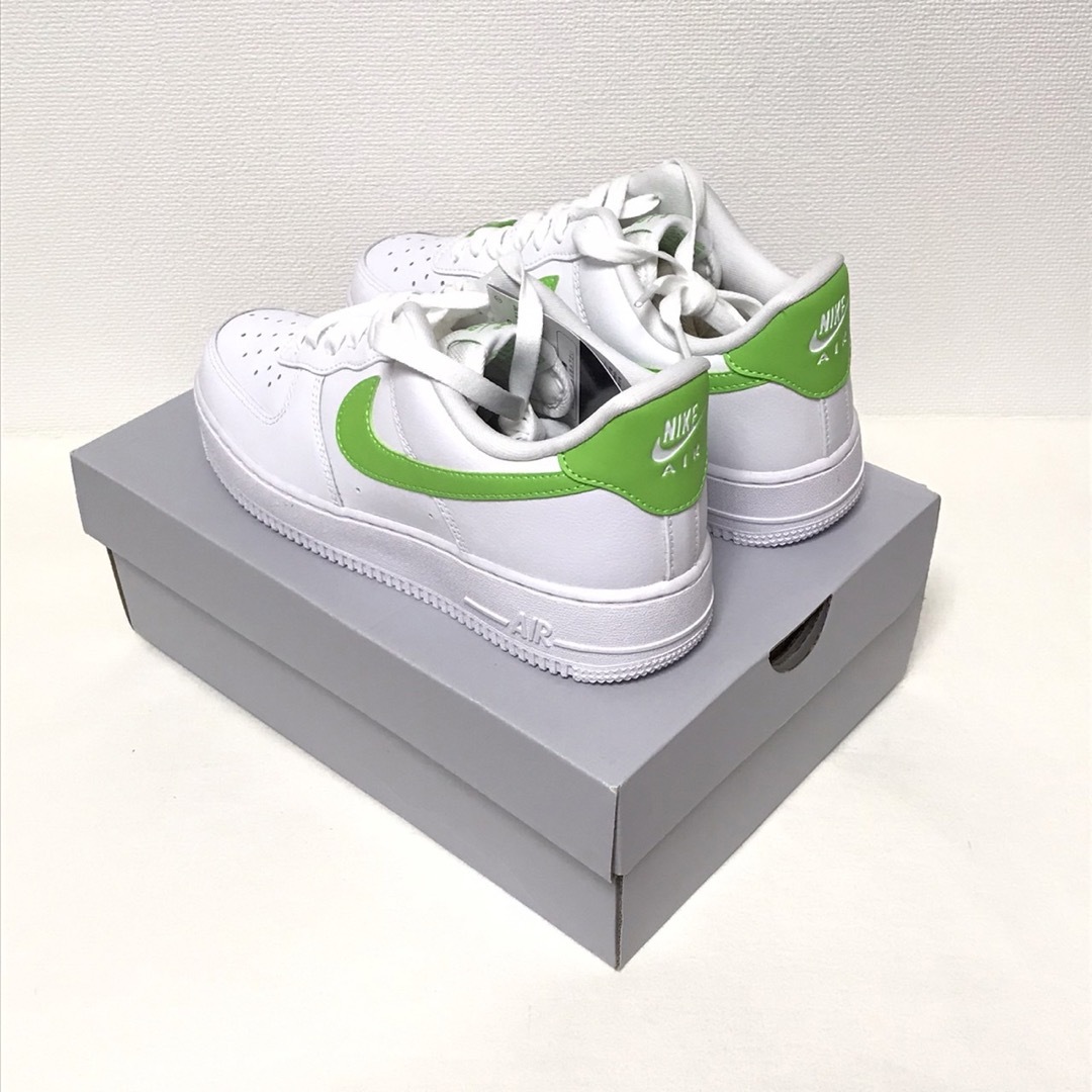 NIKE(ナイキ)の【新品/24cm】ナイキ エアフォース 1 ホワイト グリーン スニーカー 緑 レディースの靴/シューズ(スニーカー)の商品写真