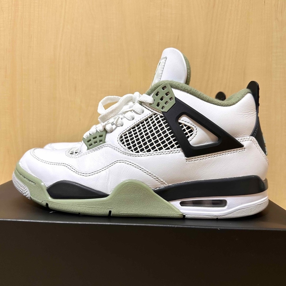 NIKE(ナイキ)のNIKE - AIR JORDAN 4 " OIL GREEN " メンズの靴/シューズ(スニーカー)の商品写真