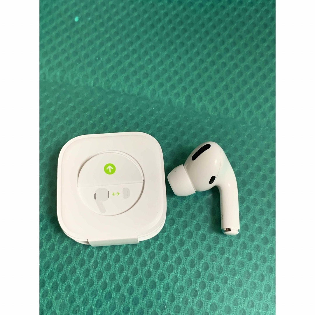 Apple AirPods Pro MWP22J/A右耳のみウブロケース付き - イヤフォン