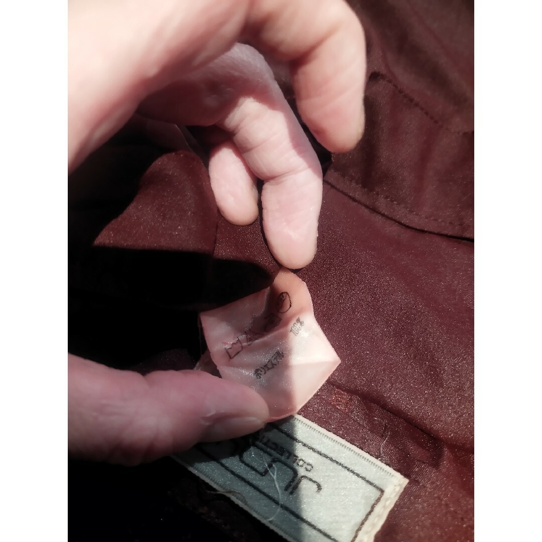 濃えんじ色　レディース膝丈パンツ　中古 レディースのパンツ(ハーフパンツ)の商品写真
