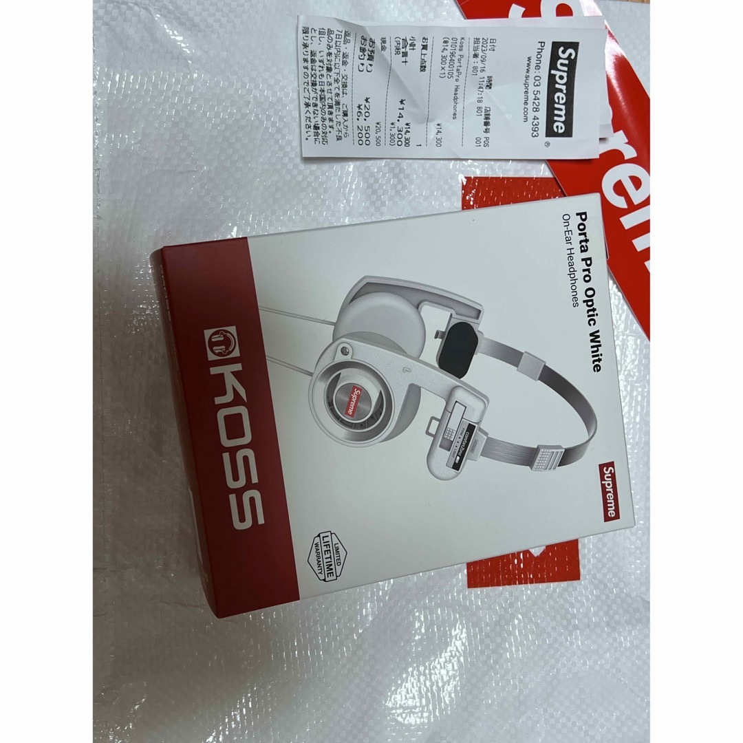 Supreme(シュプリーム)のSupreme / Koss Portapro Headphones White スマホ/家電/カメラのオーディオ機器(ヘッドフォン/イヤフォン)の商品写真