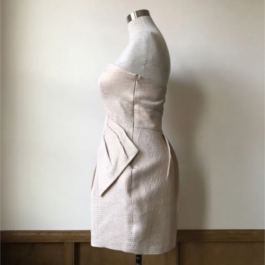 BCBGMAXAZRIA - max and cleo ベージュゴールドミニドレスの通販 by