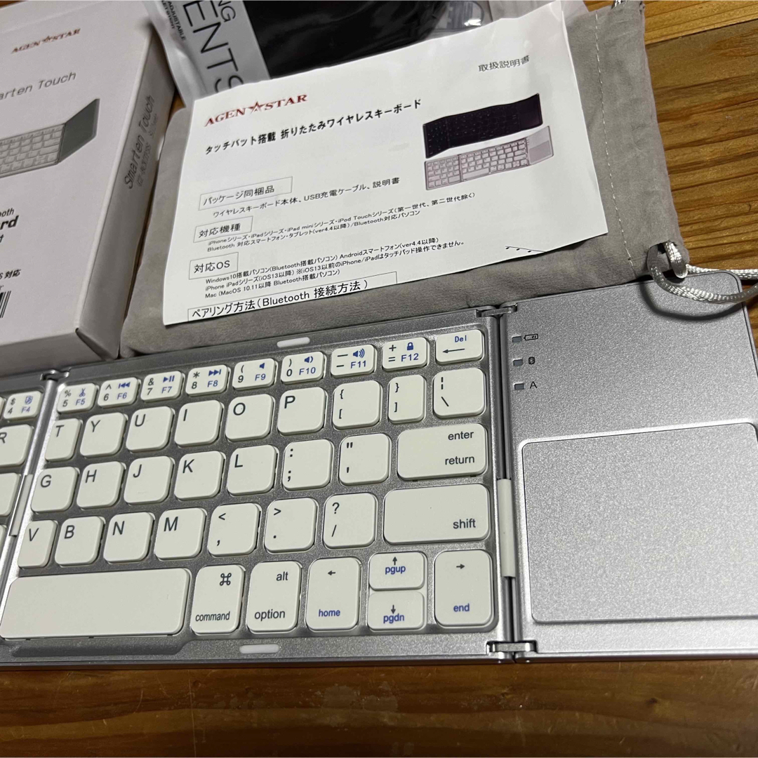 折りたたみ ワイヤレスキーボード タッチパッド付き スマホ/家電/カメラのPC/タブレット(PC周辺機器)の商品写真
