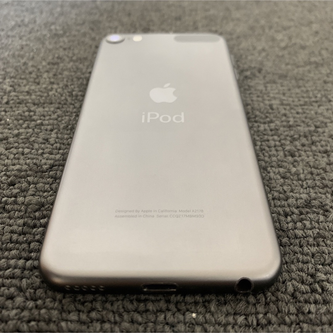 iPod touch(アイポッドタッチ)のApple iPod touch 第7世代 A2178 32GB MVHW2J/ スマホ/家電/カメラのオーディオ機器(ポータブルプレーヤー)の商品写真