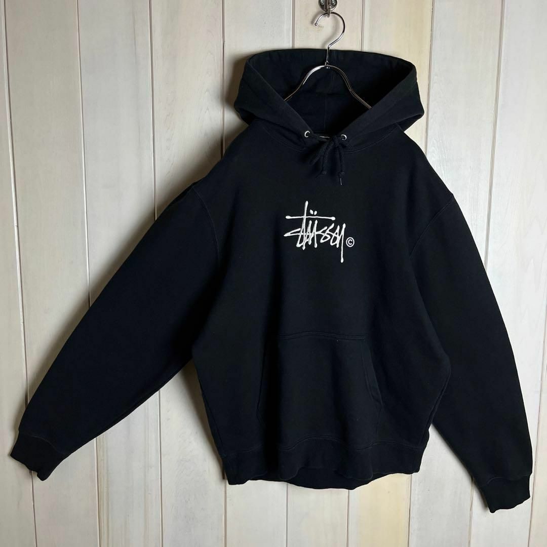 STUSSY - 【超人気デザイン】ステューシー☆センター刺繍ロゴ入り