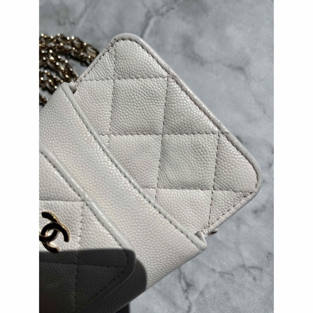 シャネル CHANEL マトラッセ スマホショルダー ホワイト