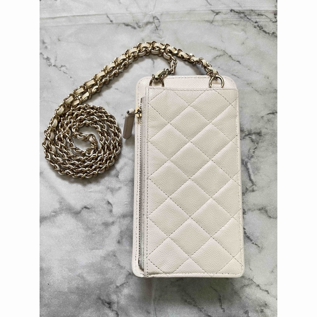 シャネル CHANEL マトラッセ スマホショルダー ホワイト