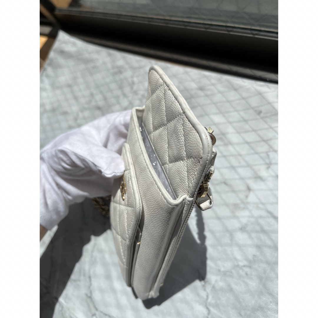 シャネル CHANEL マトラッセ スマホショルダー ホワイト