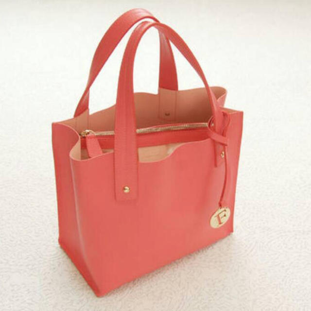 ラスト一点■新品2017年新作 フルラFURLA 一枚革仕立てトートバッグ