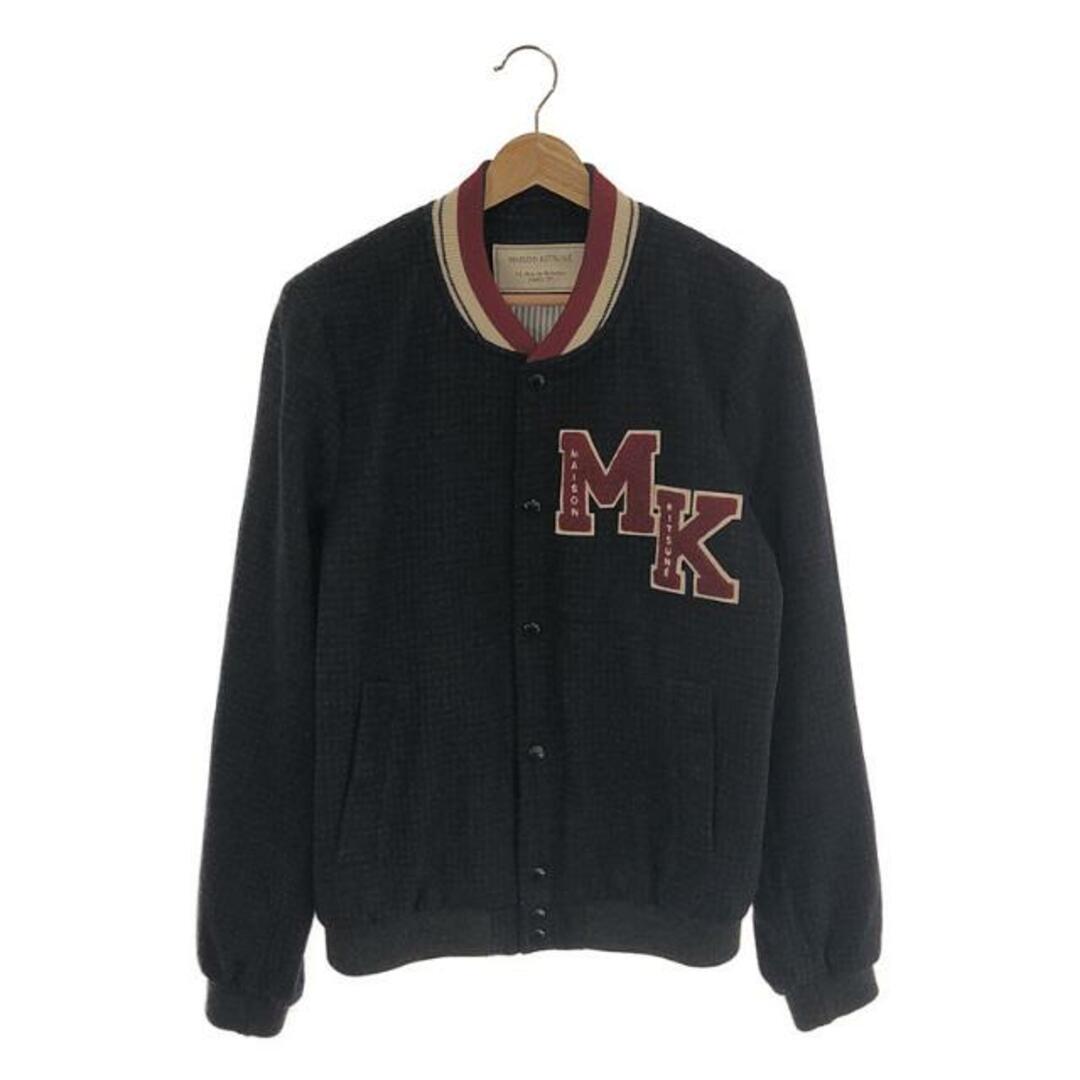 MAISON KITSUNE'(メゾンキツネ)の【美品】  MAISON KITSUNE / メゾンキツネ | ウールツイード ワッペンロゴ アワード ブルゾン スタジャン | S | ダークネイビー | メンズ メンズのジャケット/アウター(その他)の商品写真