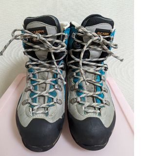 登山靴　SCARPA(登山用品)