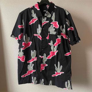 新品未着用　　STUSSY   花柄　総柄　アロハシャツ