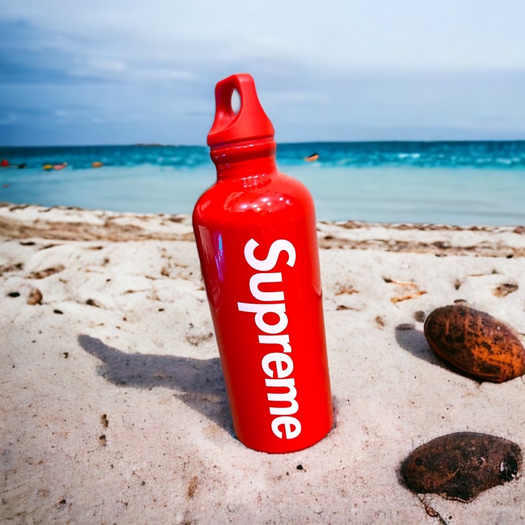 Supreme SIGG WATER BOTTLE RED 水筒の通販 by jedi4ce's shop｜ラクマ