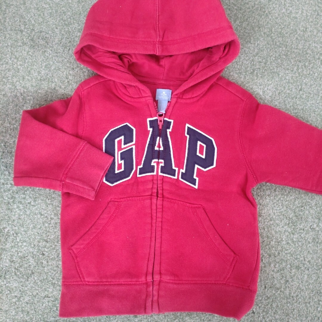 babyGAP(ベビーギャップ)のbabyGAP　パーカー　95cm キッズ/ベビー/マタニティのキッズ服男の子用(90cm~)(ジャケット/上着)の商品写真