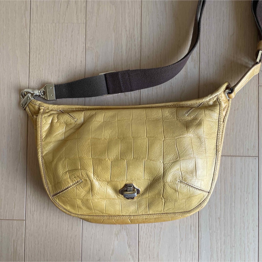 aniary(アニアリ)のアニアリaniaryフラップ付きクロコ型押しボディバッグ中古メッセンジャー メンズのバッグ(ボディーバッグ)の商品写真
