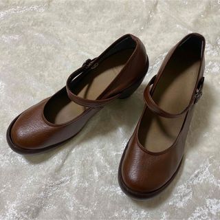 リゲッタカヌー(Regetta Canoe)のRegettaCanoeリゲッタカヌー【M】茶 ストラップパンプス ラウンドトゥ(ハイヒール/パンプス)