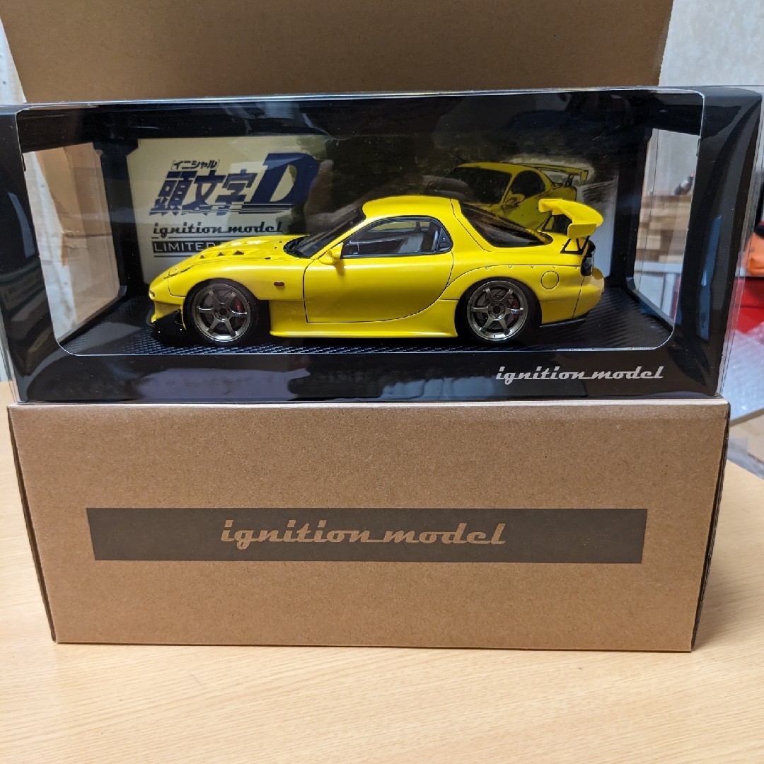 イグニッションモデル1/18 イニシャルD RX-7