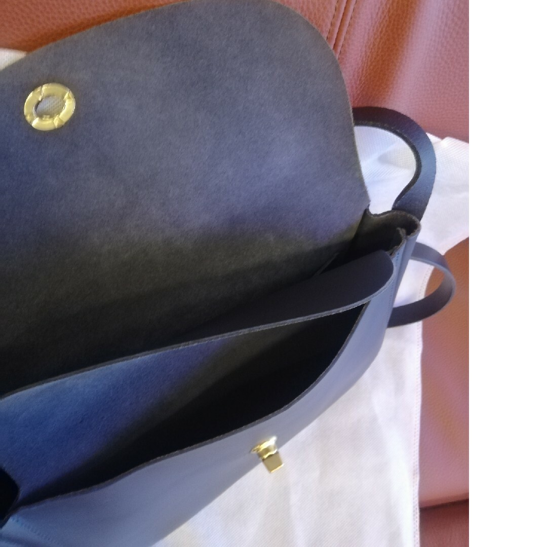 Mimi(ミミ)のMimi BerryArtie タンニングレザー ショルダーバッグ レディースのバッグ(ショルダーバッグ)の商品写真