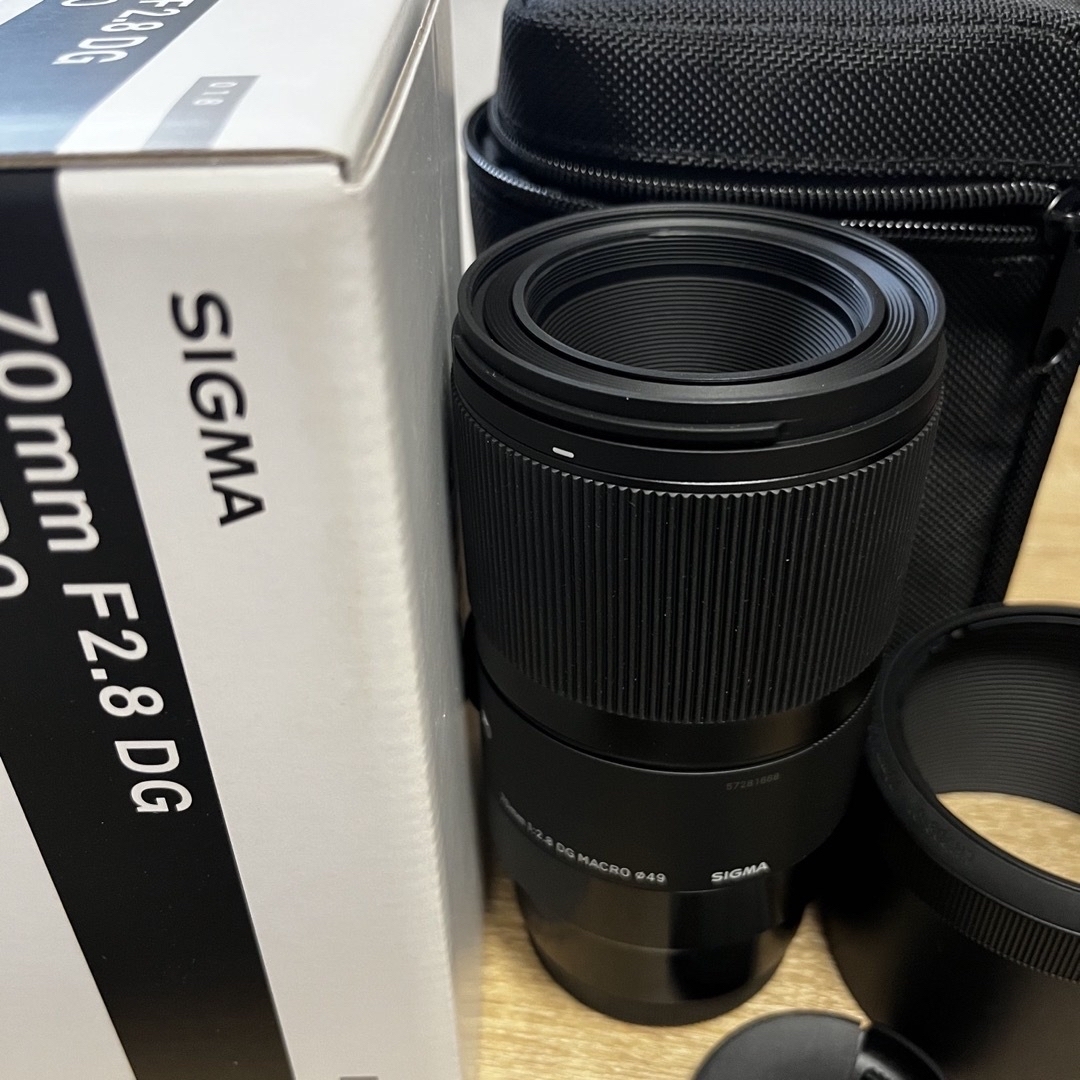 SIGMA(シグマ)の最終特価 美品 SIGMA 70mm F2.8 DG MACRO ソニーE スマホ/家電/カメラのカメラ(レンズ(単焦点))の商品写真