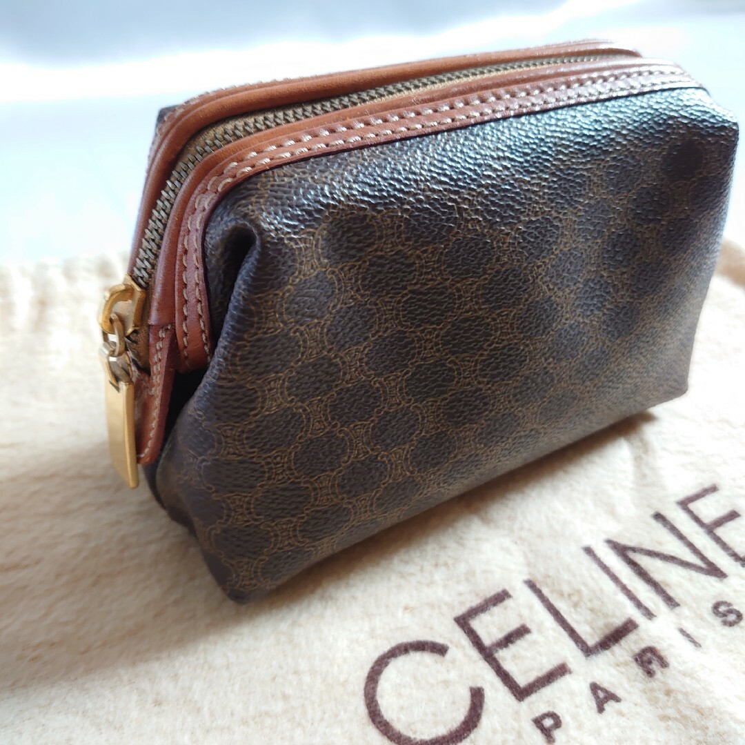 celine - 極美品 CELINE マカダム柄 ポーチの通販 by モジーコ's shop ...