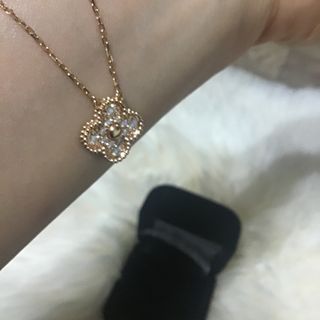 ヴァンクリーフアンドアーペル(Van Cleef & Arpels)のVan Cleef& arpels ネックレス　最終価格(ネックレス)