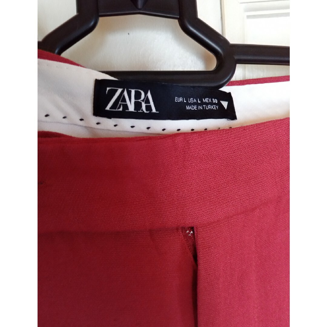 ZARA(ザラ)のザラワイドパンツ赤 レディースのパンツ(カジュアルパンツ)の商品写真