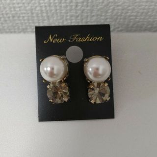 パール ビジュー　ピアス(ピアス)