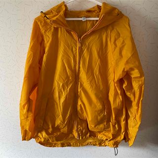 ユニクロ(UNIQLO)のユニクロ　レインコート　黄色(レインコート)