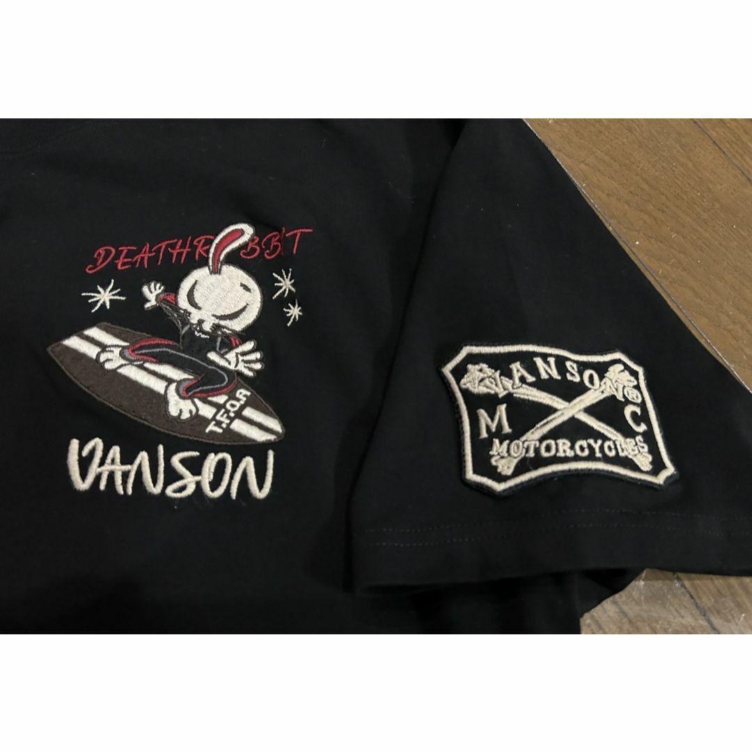 VANSON(バンソン)の＊VANSON×T.F.O.A SURF デスラビット 刺繍 半袖Tシャツ XL メンズのトップス(Tシャツ/カットソー(半袖/袖なし))の商品写真