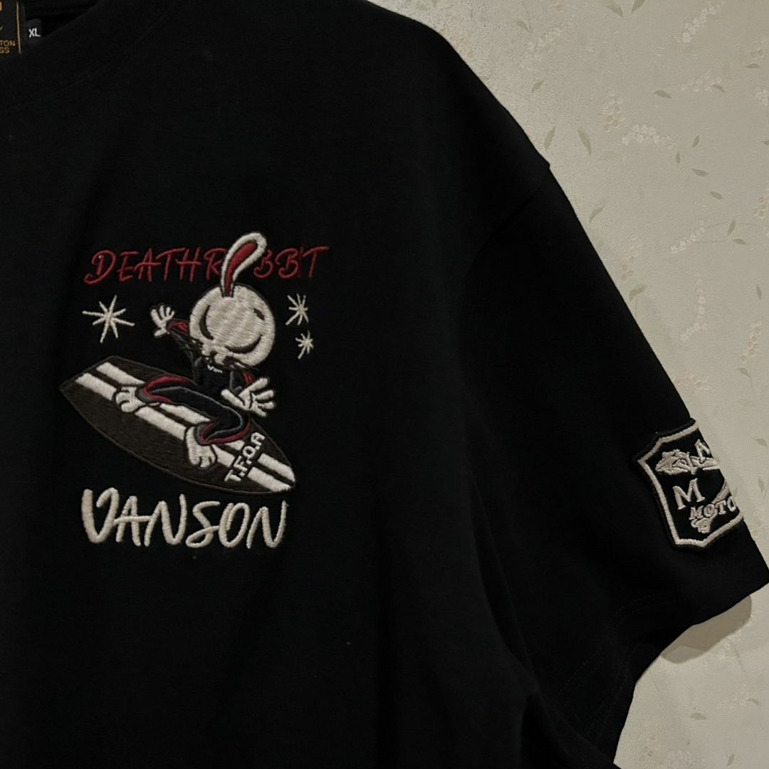 VANSON(バンソン)の＊VANSON×T.F.O.A SURF デスラビット 刺繍 半袖Tシャツ XL メンズのトップス(Tシャツ/カットソー(半袖/袖なし))の商品写真