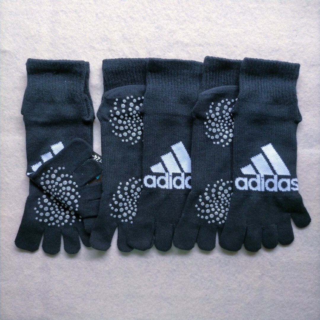 adidas(アディダス)の5本指ソックス アディダス 靴下 メンズ 24~26cm 6足 レディースのレッグウェア(ソックス)の商品写真